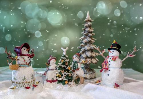 Artists-Choice-2nd-Frosty-Family-Marge-Frost