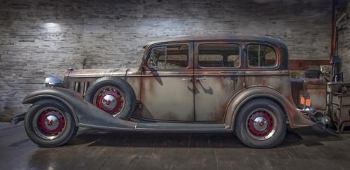 Advanced Color-3rd-Forgotten Relic-1933 Buick Model 57 Sedan-Jerry Frost