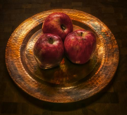 Advanced Color-1st-Still Life of Three Apples-Jerry Frost