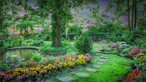 Advanced-Color-1st-Enchanted-Garden-Path-Jerry-Frost